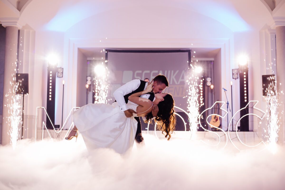 cieżki dym do pierwszego tqańca i wulkany sceniczne 4