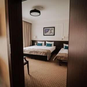pokoje typu studio, hotel trzy gwiazdkowy, pokoje 5 osobowe, śniadanie w cenie 22
